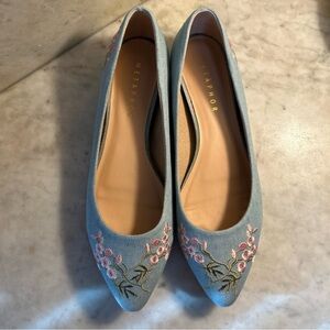 Metaphor Women's Blue Pointed Toe Floral Embroidered Flats 8.5 Medium